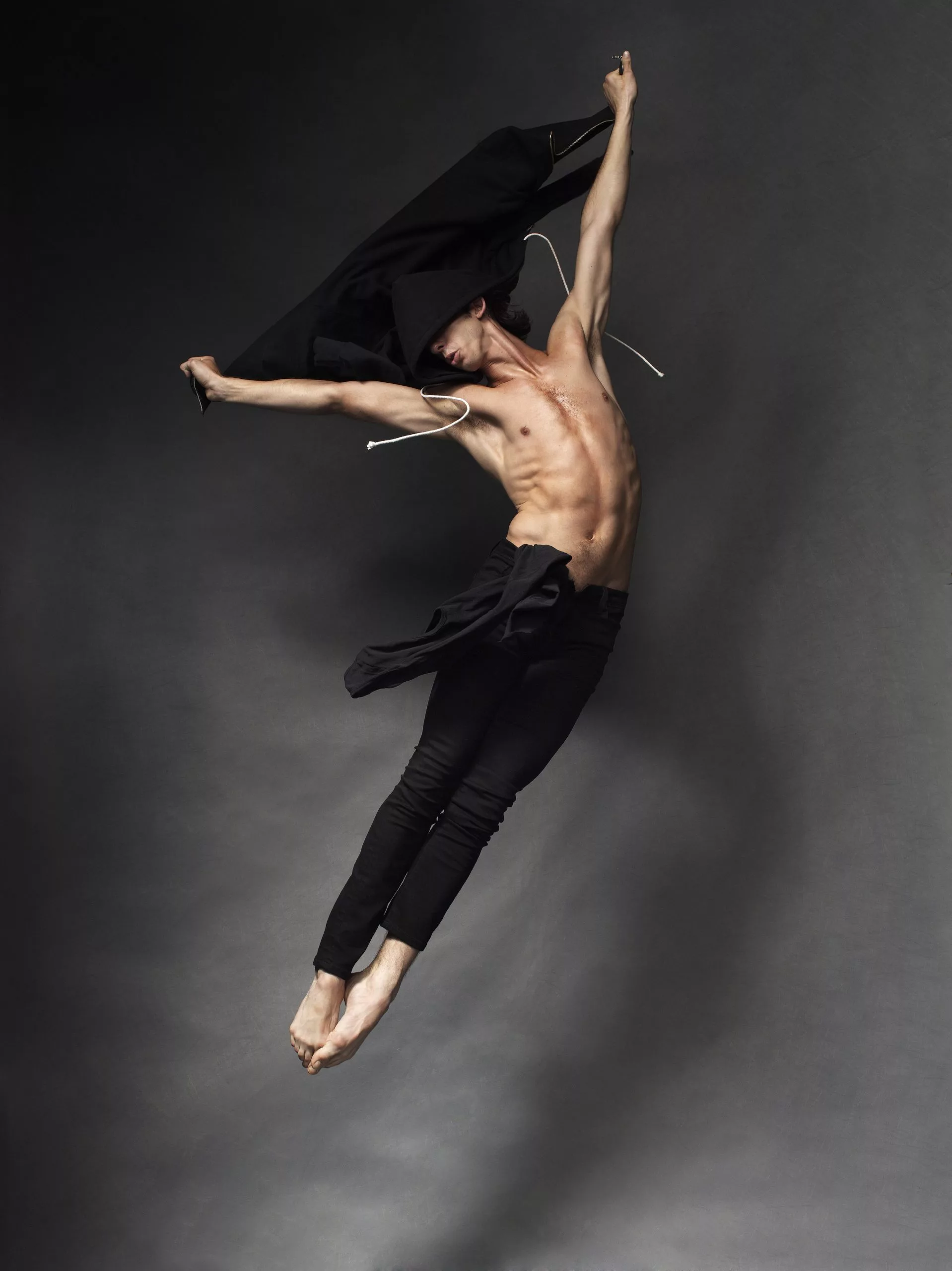 Kalman Warhaft, Sydney Dance Company Photo: Georges Antoni (www.georgesantoni.com)