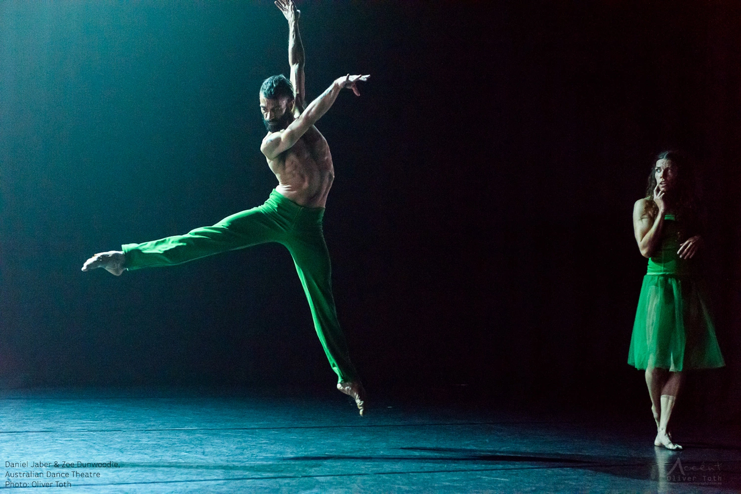 Jaber and Zoe Dunwoodie, Australian Dance Theatre Photo: Oliver Toth (www.accentphotography.com.au)